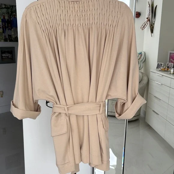 Chic Beige Jacket with Tie Belt - Picture 7 of 13